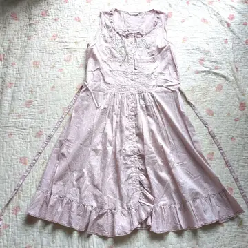 새상품 핑크하우스 은방울꽃 자수 탭리에