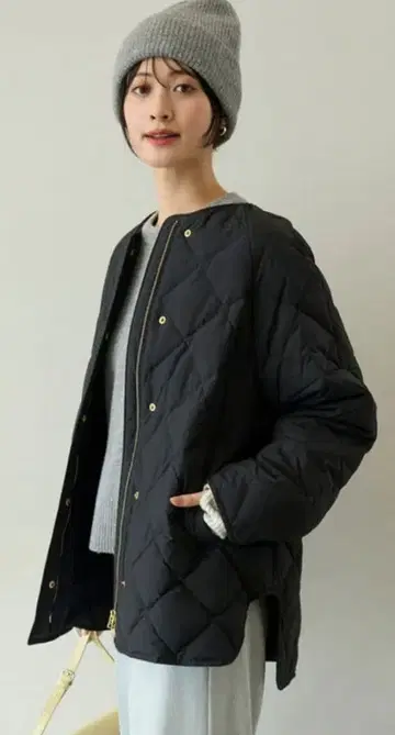 [이번 시즌] UNFILO TAION 콜라보 퀼팅 블루종 블랙 M