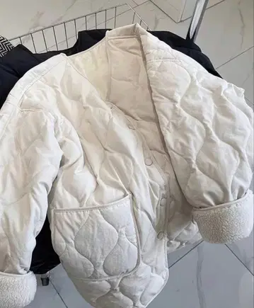 SHEIN 화이트 다운