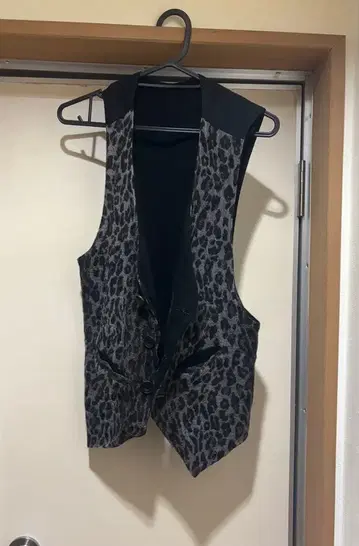 hyde 착용 if 레오파드 베스트 베스트 라르크