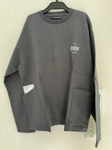 올리브 드라브 긴팔 트레이닝복 포켓 부착