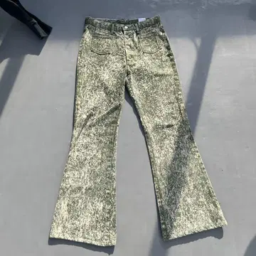 카모플라쥬 패턴 플레어 데님 팬츠