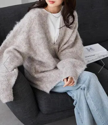 Ranan 딥 키 넥 샤기 니트