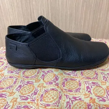 CAMPER 블랙 가죽 로퍼