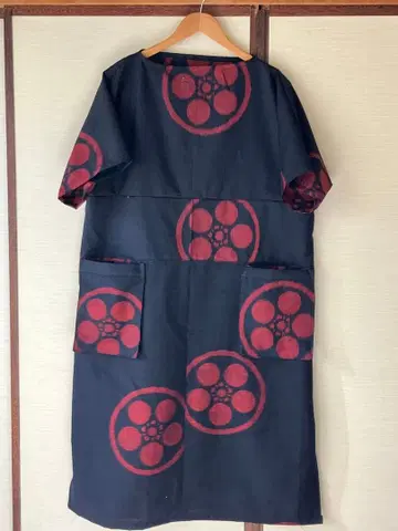 기모노 리메이크 울 튜닉 원피스 마루몬 패턴 블랙에 레드