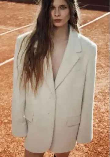 ZARA 화이트 테일러드 자켓