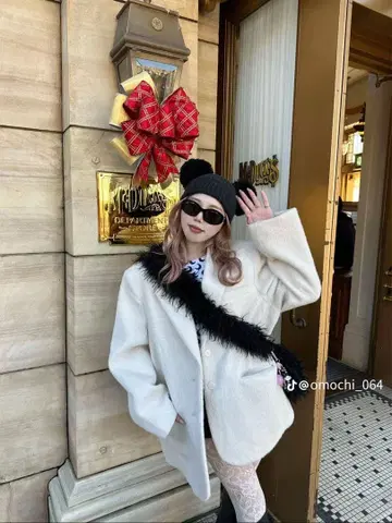 ZARA 화이트 테일러드 자켓