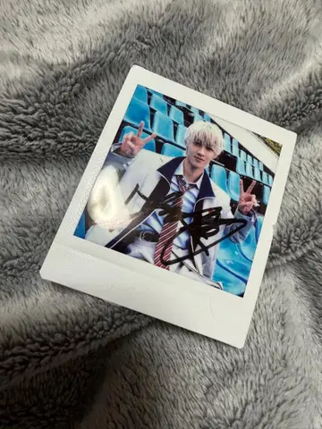 M!LK 소노 슌타 아오노오토 HMV 솔로 친필 사인 폴라로이드