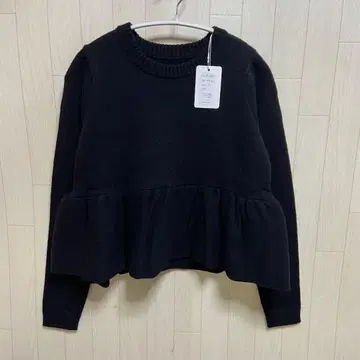 [ 미사용 새상품 ] Riberry 페플럼 벌룬 니트 풀오버