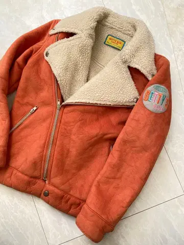 베티즈 블루 오렌지 쉘파 옷깃 라이더 자켓