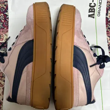 PUMA 핑크 네이비 통굽 스니커즈 23.5