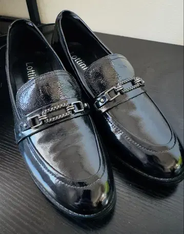 Lottini 블랙 로퍼