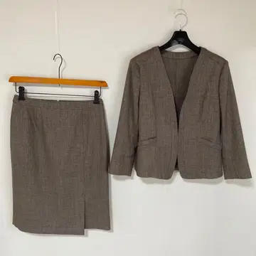 쿠 드 샹스 노카라 스커트 수트 38 W72 브라운 계열 봄/여름 DMW