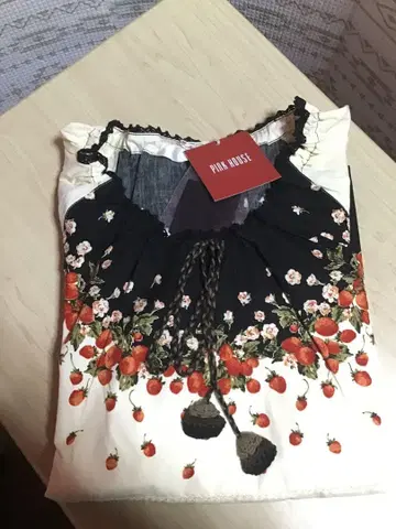 [ 미사용/가격표 택 포함 ] 핑크하우스 딸기 블라우스