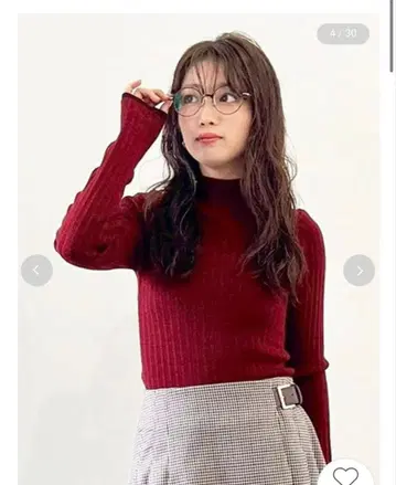 완판템 미사용에 가까운 LILY BROWN 랜덤 리브라 니트탑