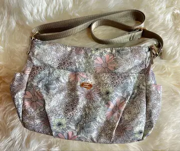 새상품급 앨리스버리 숄더백