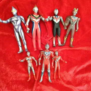 울트라맨 피규어 8체 세트