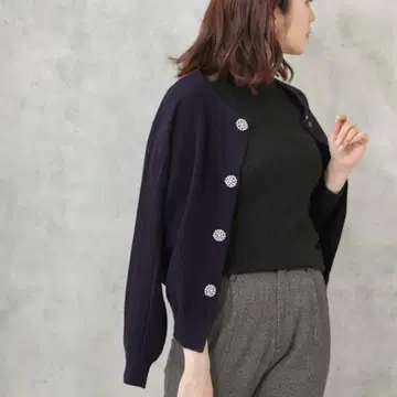 Gready Brilliant AuieF 새상품급 비쥬 펄 버튼 가디건