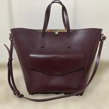 YAHKI 플랩 포켓 부착 가죽 백