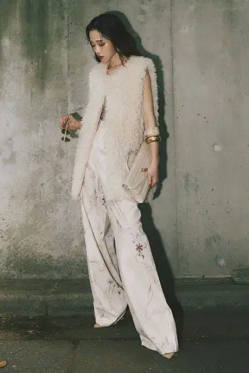 ANDREA &Co. 컬리 퍼 베스트 플라워 아트 데님 셋업