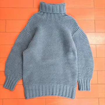 이에나 새상품급 두툼한 울 100% 터틀넥 와플 짜임 오버 니트