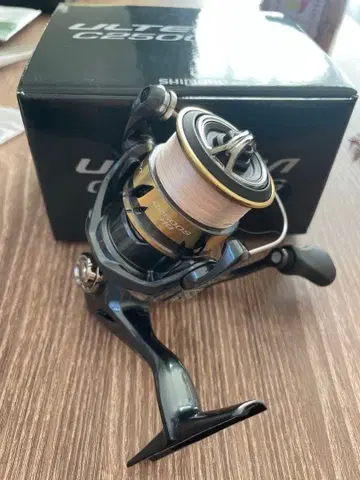 시마노 울테그라 C2500SHG 컨디션 최상