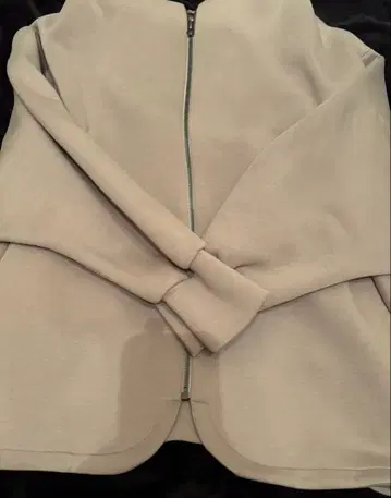 IRAL 베이지 지퍼 점퍼