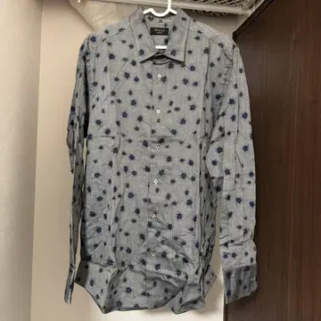 EPOCA 긴팔 셔츠 ITL 50 그레이 계열 꽃무늬