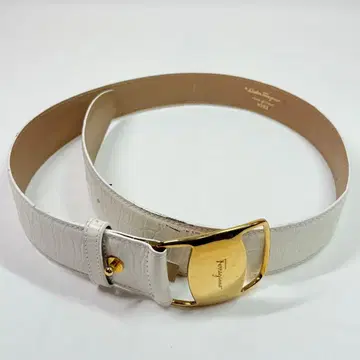 살바토레 페라가모 악어 엠보싱 가죽 벨트 이탈리아제 화이트