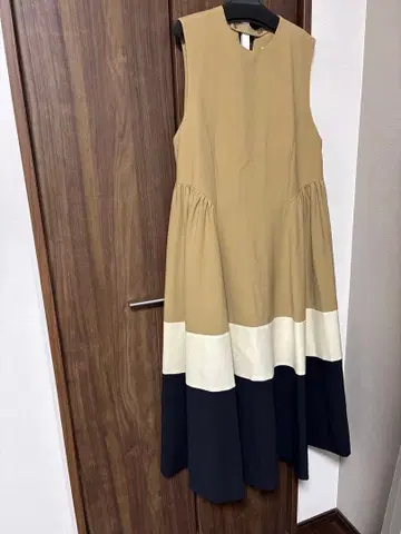 [이번 시즌 새상품급] ADORE 아도어 배색 롱 원피스 38