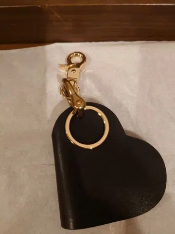 블랙 가죽 하트 모양 키링