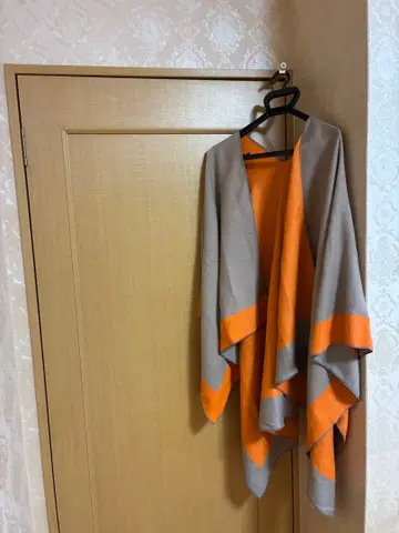 오렌지와 베이지 리버서블 경량 스톨