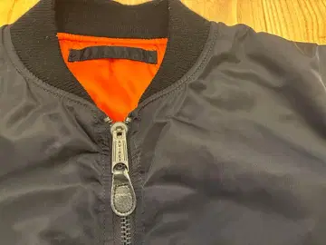 MA-1 스타일 블랙 자켓 오렌지 안감