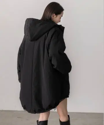 충전솜 에코 다운 몬스터 후드티 블랙