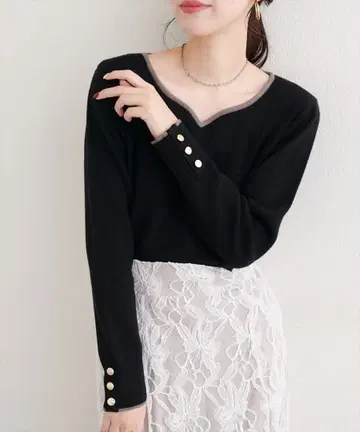 [ 택 포함 미사용 새상품 ] 하트 넥 배색 니트 풀오버