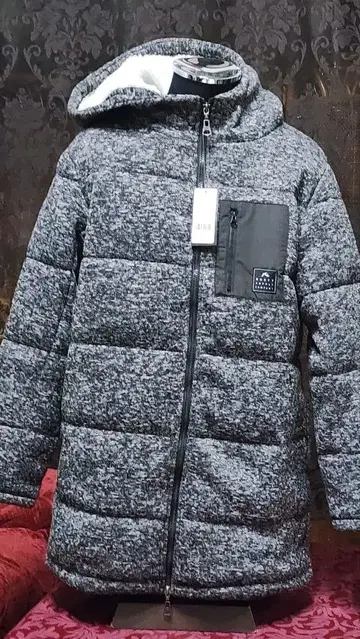 그레이 계열 퀼팅 자켓 후드 부착