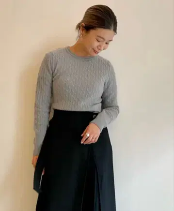 새상품급 투모로우랜드 바카 울 캐시미어 케이블 스티치 니트 바디