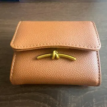 브라운 접이식 지갑 가죽 느낌