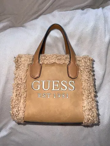 GUESS EST 1981 핸드백 베이지