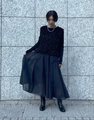 새상품 택 포함 CADUNE 블랙 쉬폰 플레어 롱 스커트