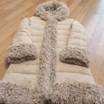 알바 로자!! 후드 부착 다운 코트