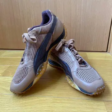 PUMA 러닝화 베이지