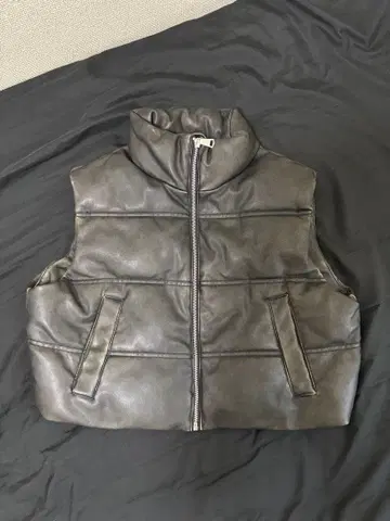 ZARA 숏 기장 다운 베스트