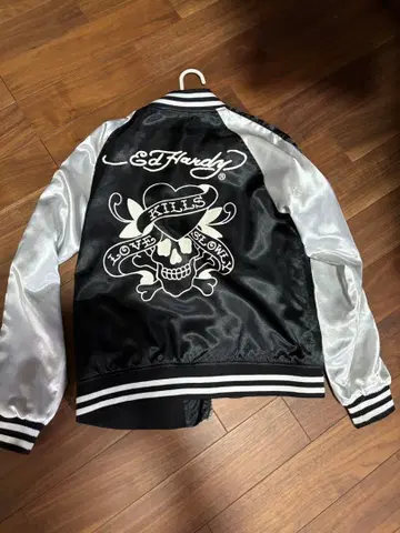 Ed Hardy 스컬 디자인 스카잔