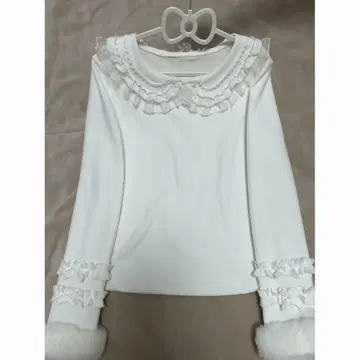 화이트 프릴 옷깃 니트 긴팔