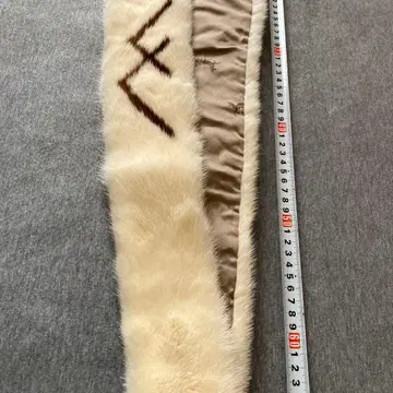 크림색 퍼 머플러 약 150cm