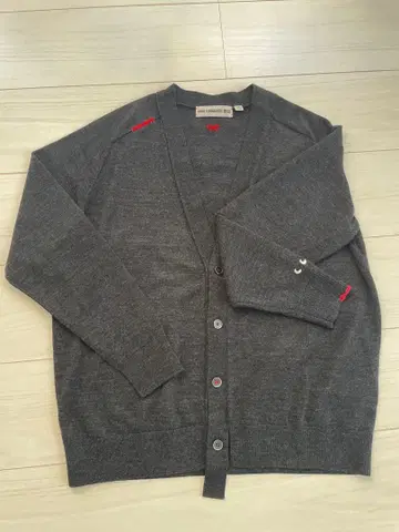 ANYA HINDMARCH UNIQLO 다크 그레이 가디건 M