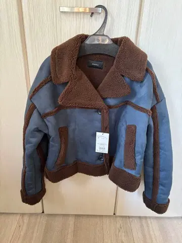 [ 미사용 새상품 ] EMODA 라이더 자켓 무스탕 코트