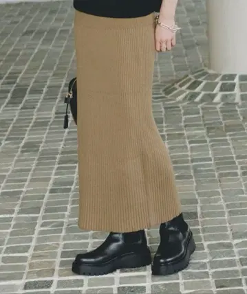 Noble 리브 니트 타이트 스커트 카키