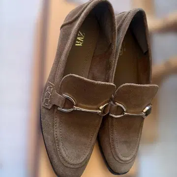 ZARA 브라운 스웨이드 로퍼